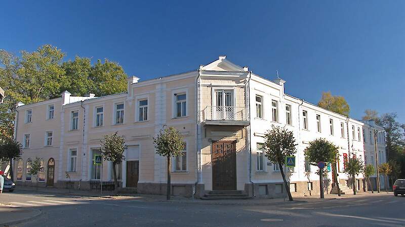 Võru Old pharmacy building (Stedingu house)